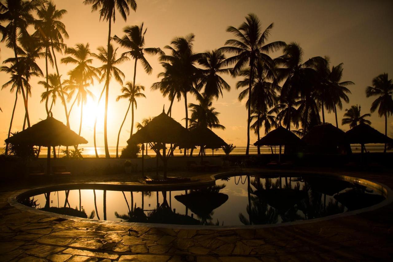 Antonio Beach Tree House Hotel & Spa Làng Làng Uroa Ngoại thất bức ảnh