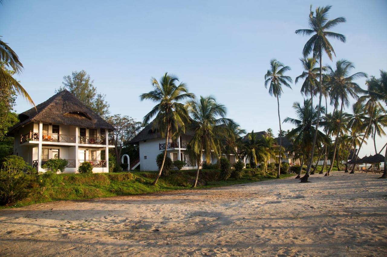 Antonio Beach Tree House Hotel & Spa Làng Làng Uroa Ngoại thất bức ảnh